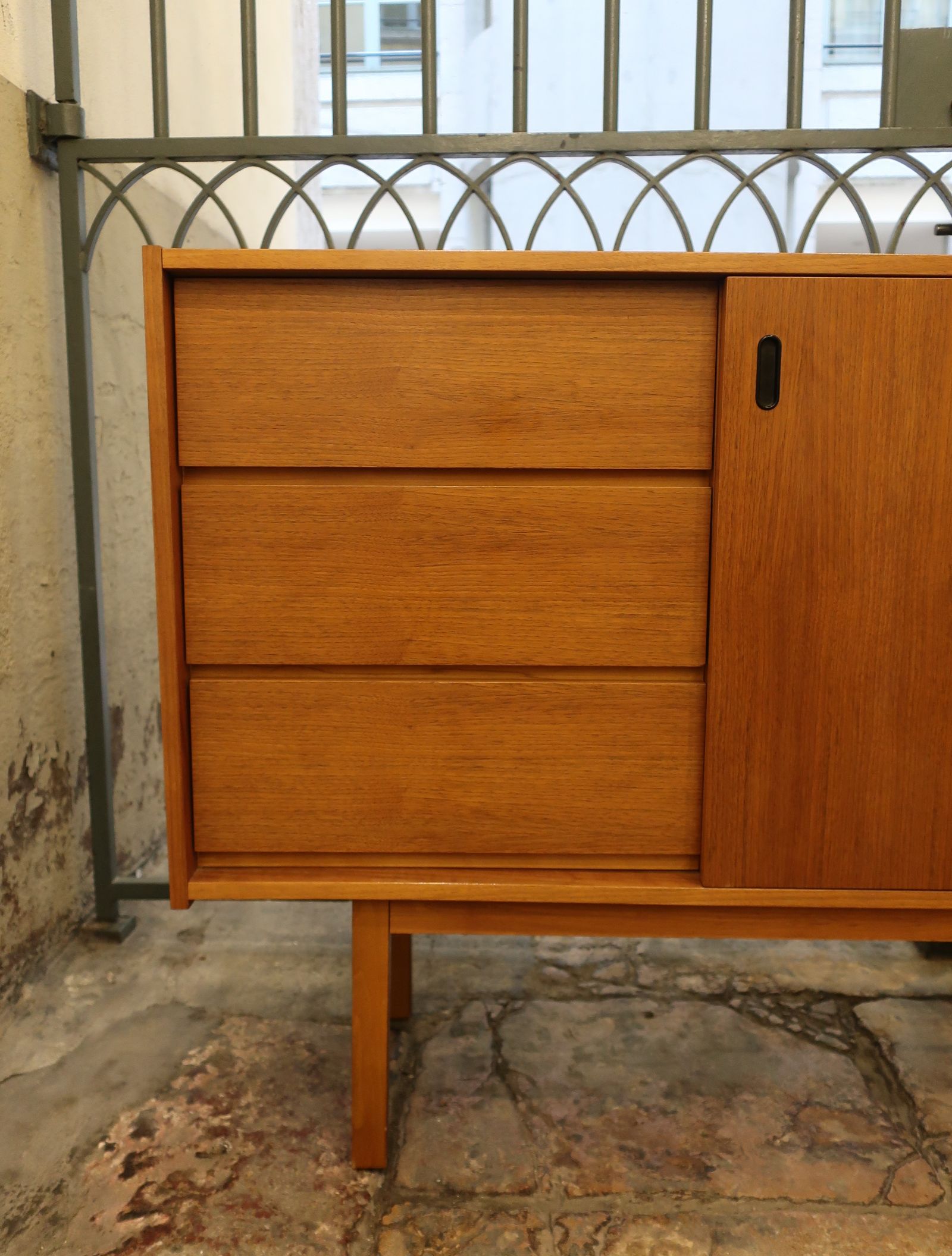 60s teak sideboard 2 sliding doors