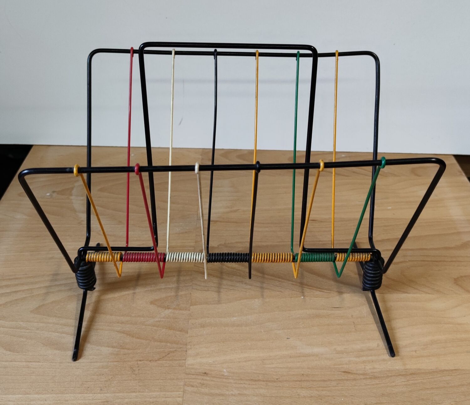 Magazine holder