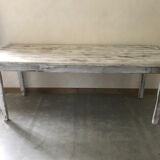 White patinated farmhouse table