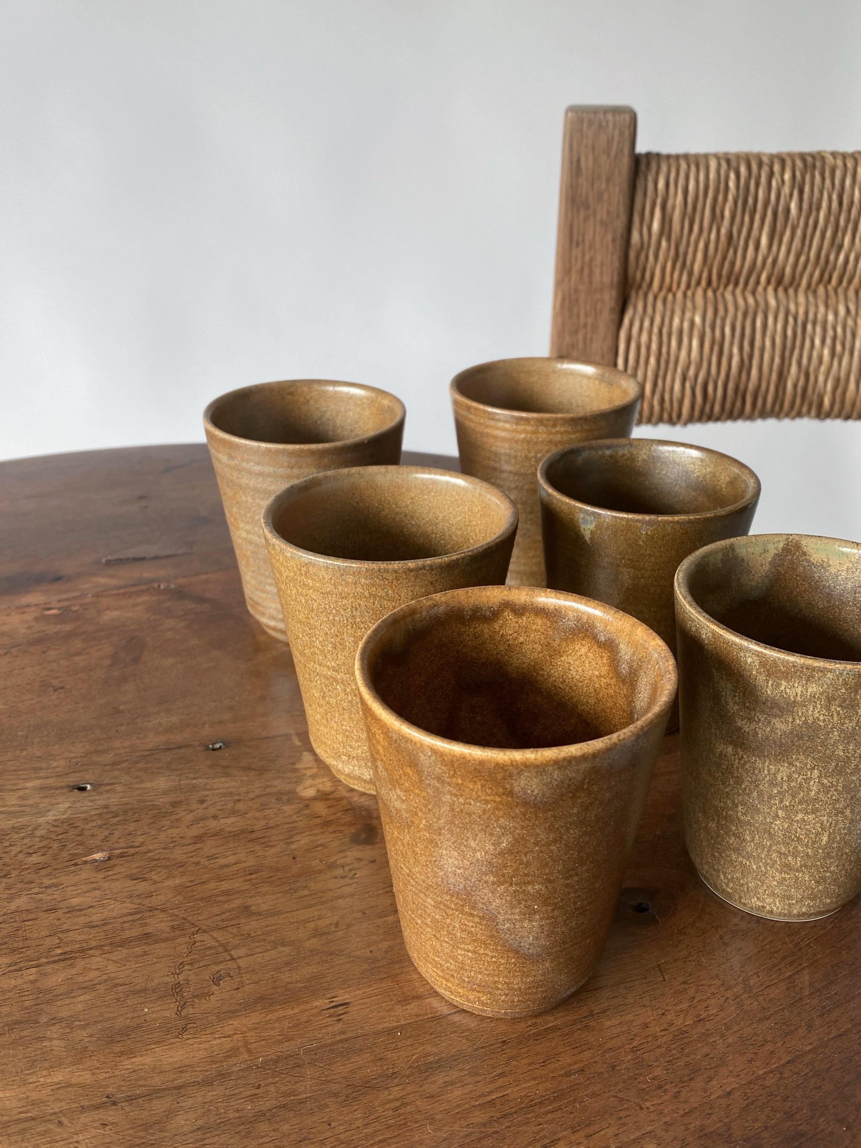 Suite of 6 sandstone glasses