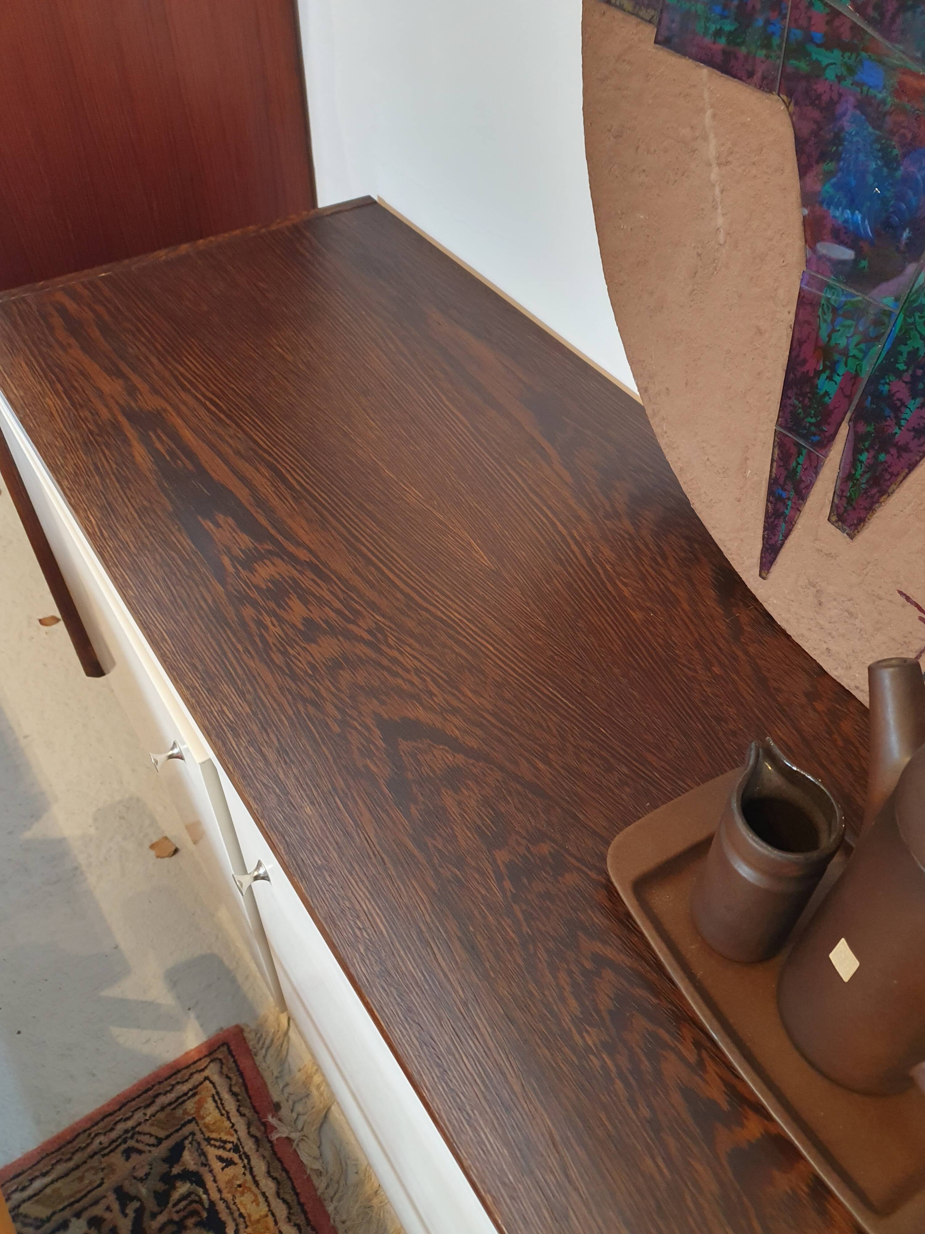 Buffet vintage en bois avec façades blanches, années 60
