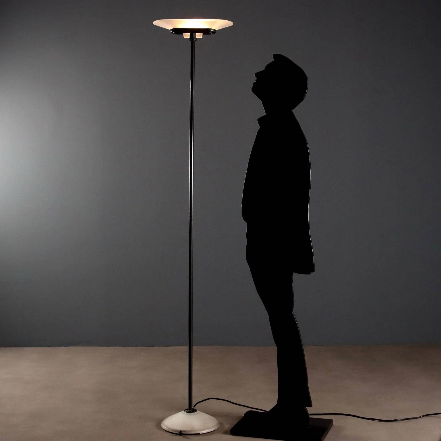 Arteluce Jill floor lamp vintage design by King Miranda & Arnaldi from the 1980s.