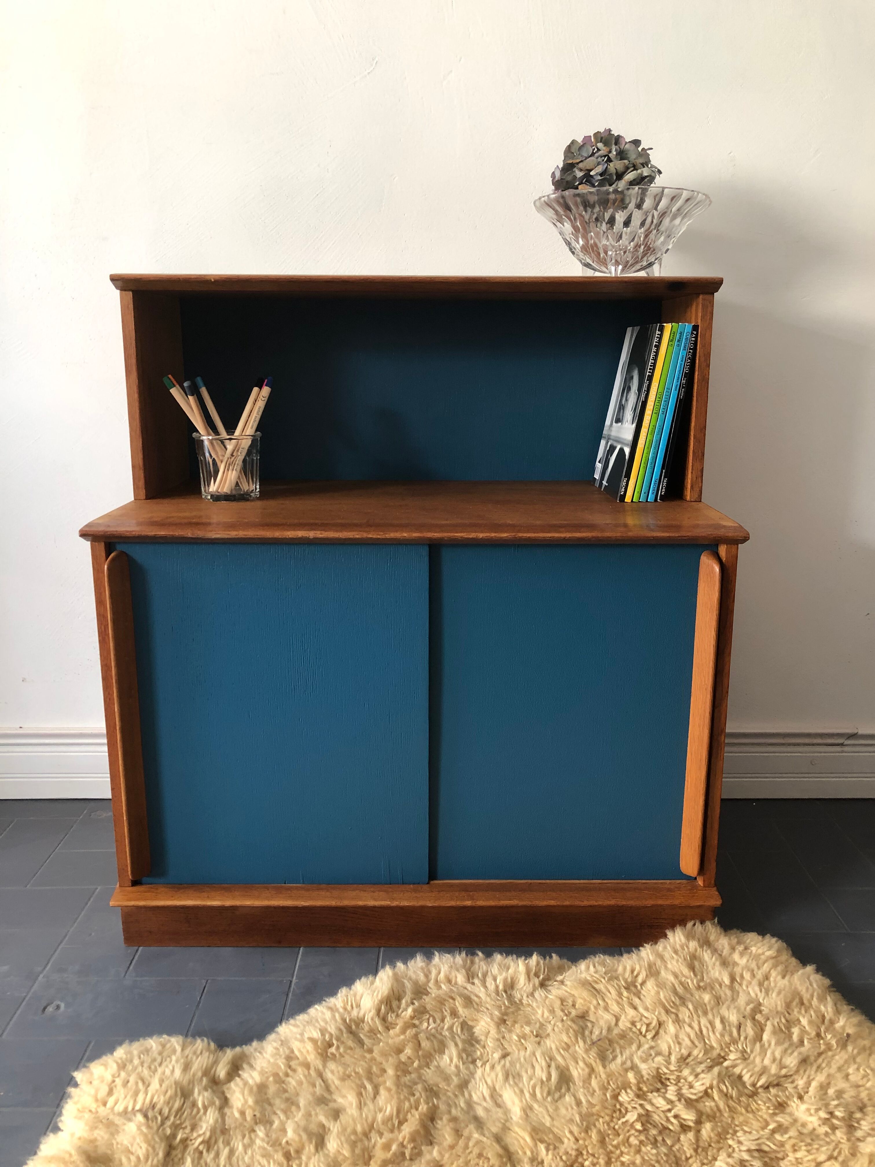 Vintage bookcase Oscar
