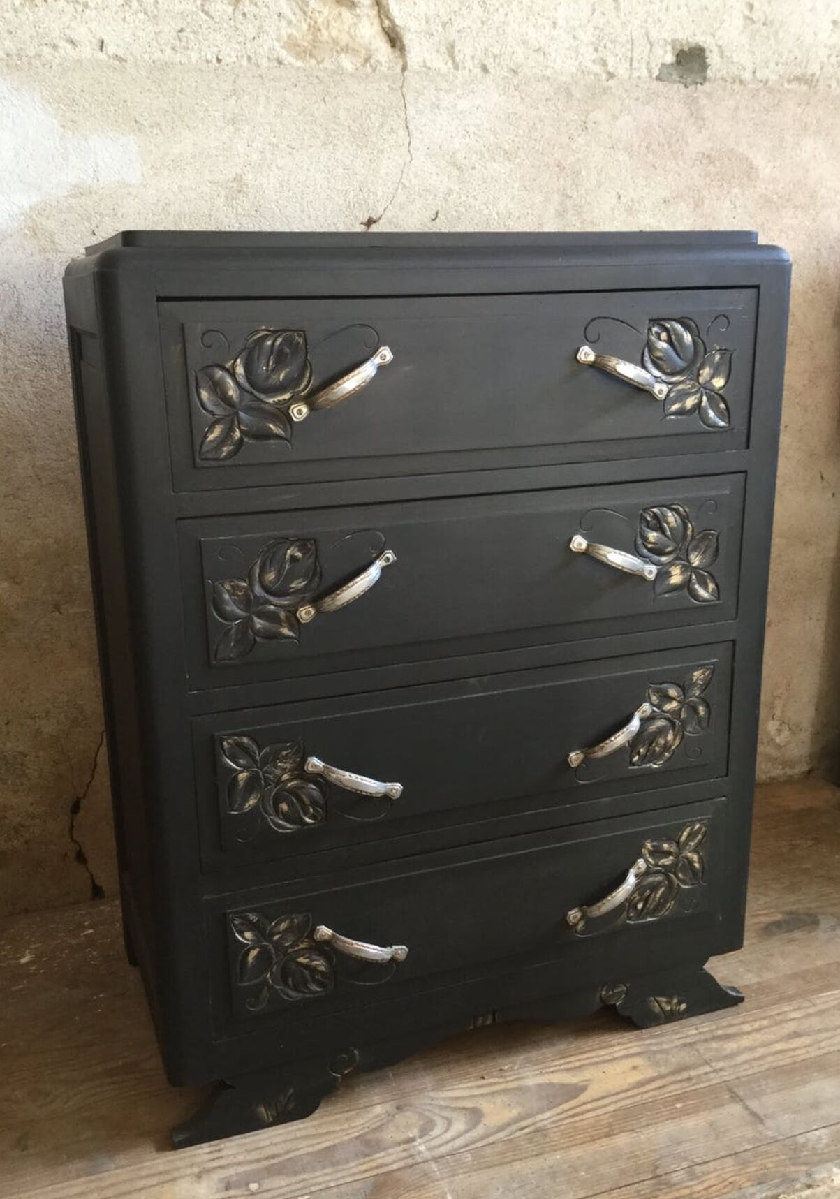 Art deco dresser