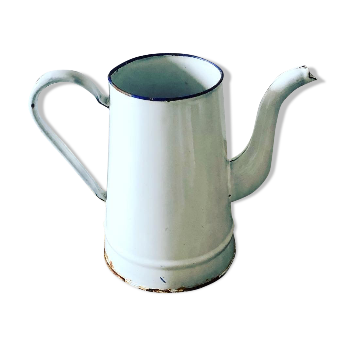 Théière en tôle émaillée