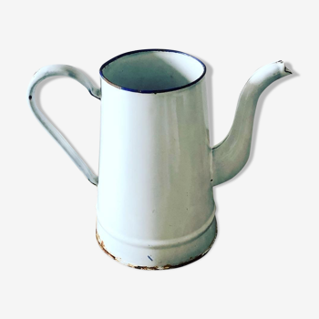 Enameled sheet metal teapot