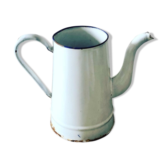 Enamelled sheet metal teapot