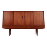 Buffet haut en teck, design danois, années 1970, production : Danemark
