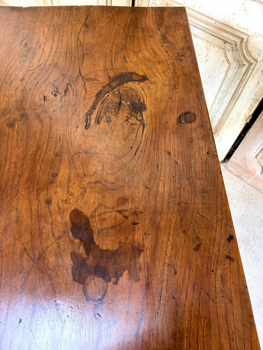 Table espagnole époque 20e siècle