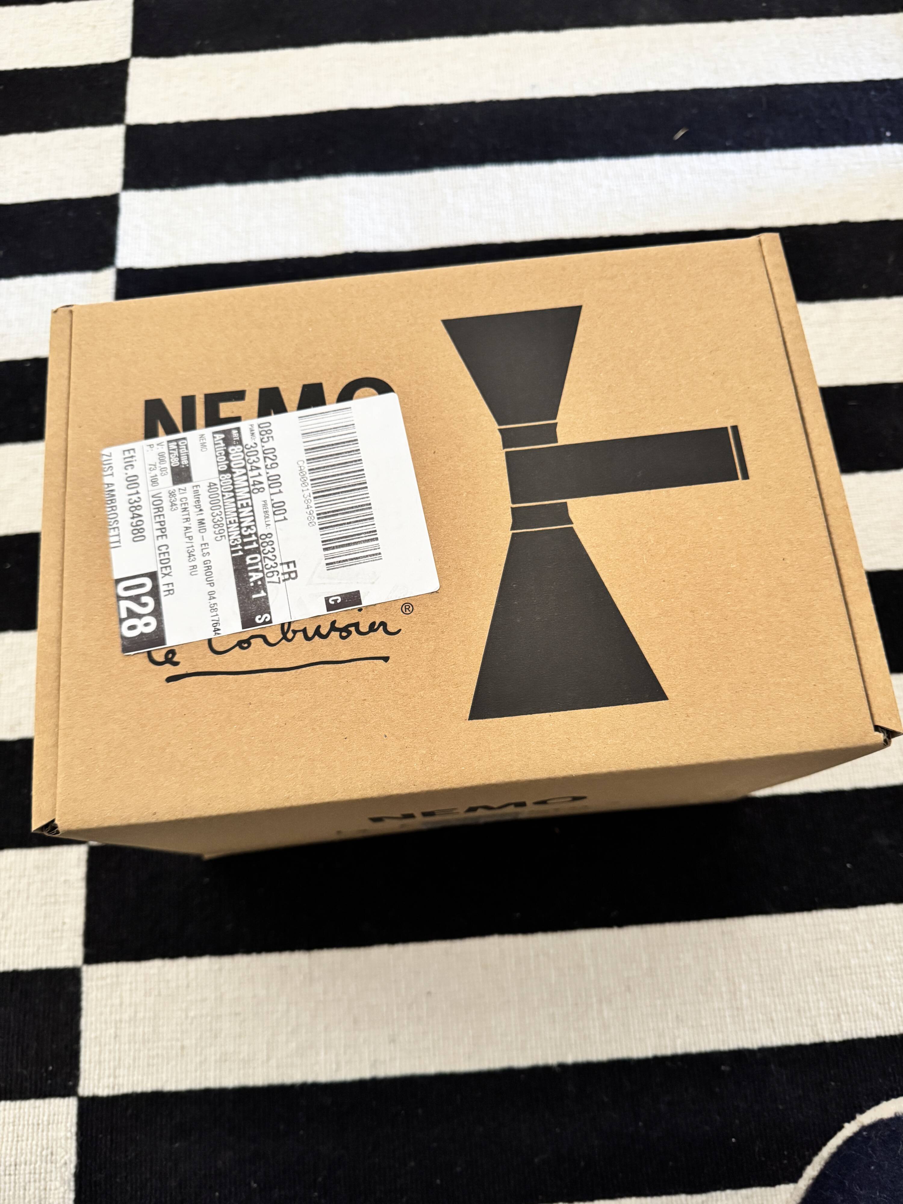 Applique Nemo Le Corbusier noire