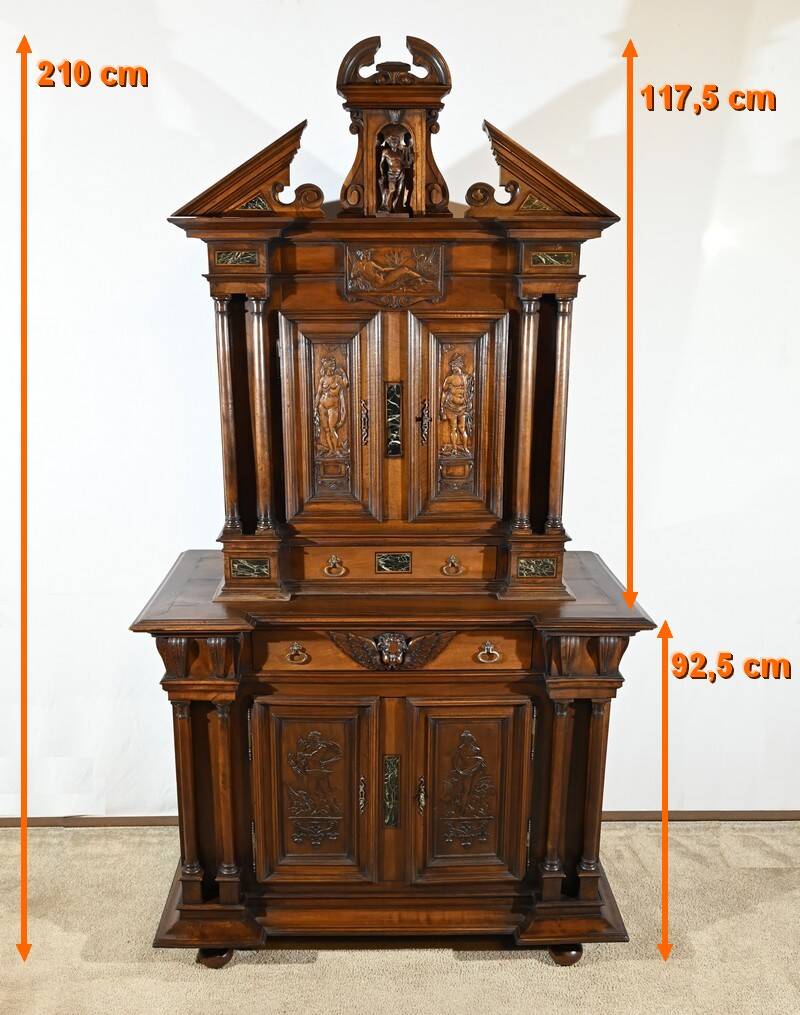Petit Buffet Deux Corps en Noyer Massif, style Renaissance – Milieu XIXe
