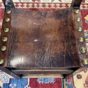 Set of 6 English chairs in oak and fine leather from the late 19th century.