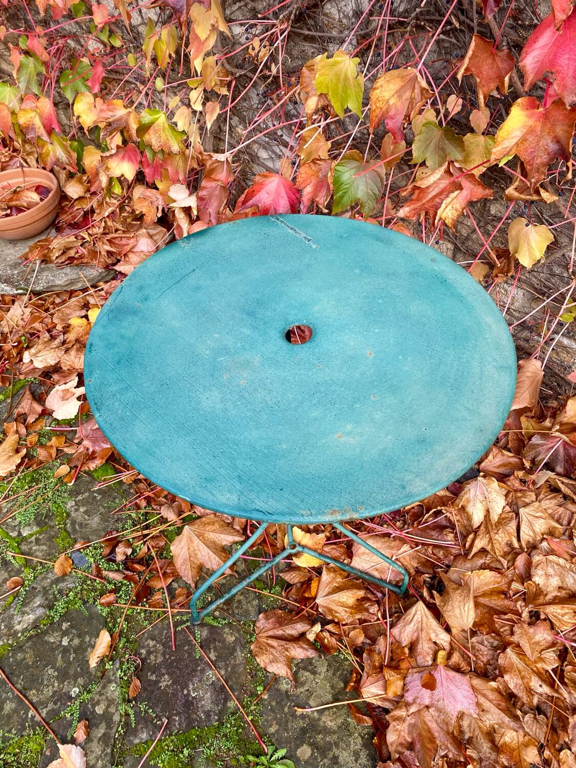 Table de jardin vintage verte