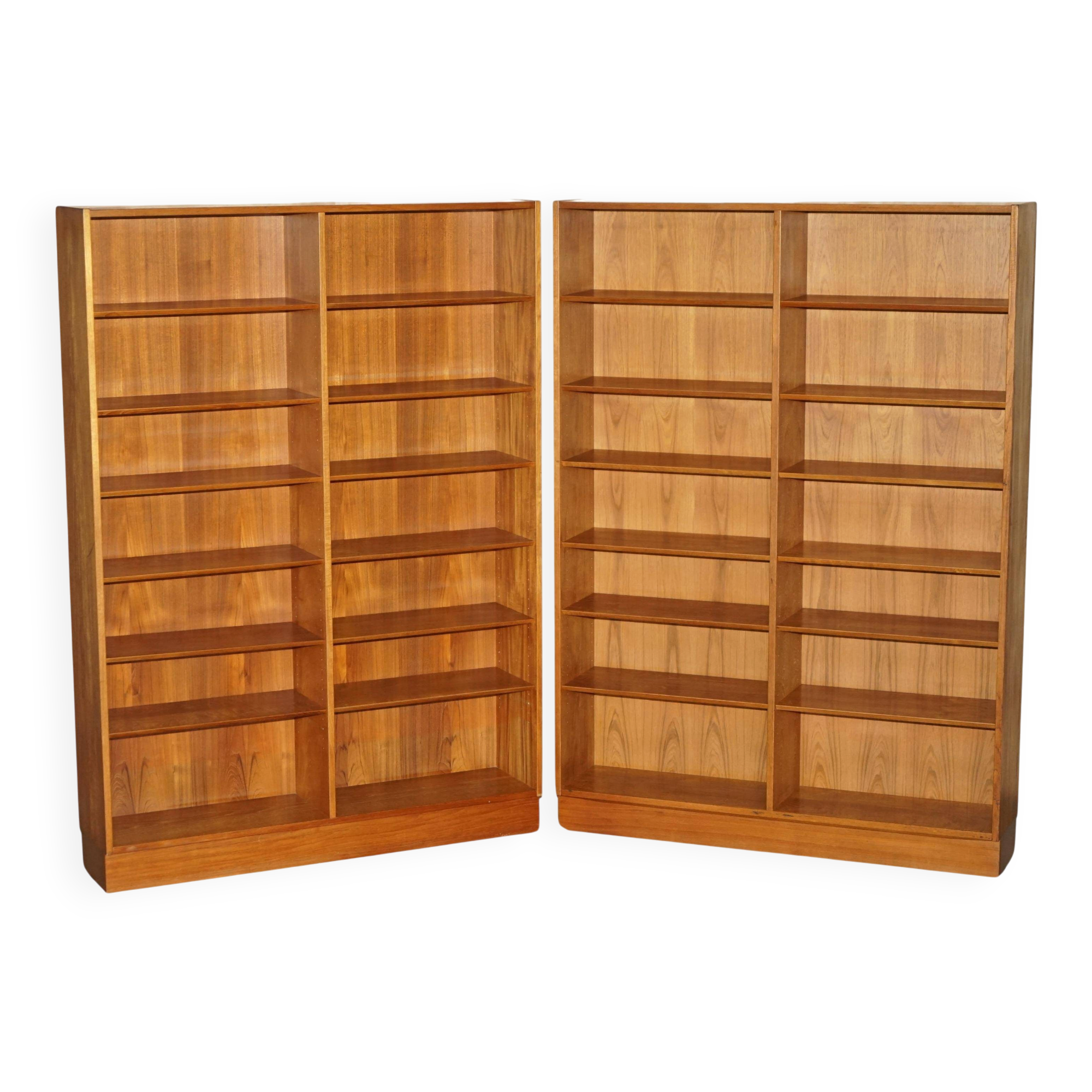 Pair of large open bookshelves Poul Hundevad Mid Century Modern in teak