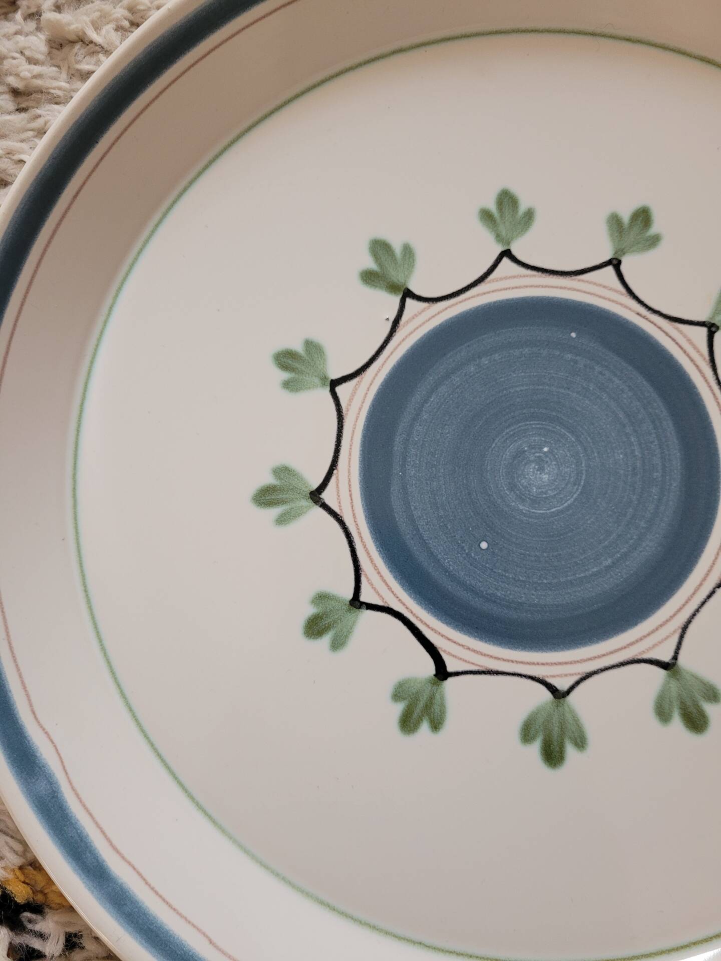 Large round plate MBFA Pornic