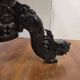 Table basse, bois de padouk sculpté dragons, anglo-indienne, XIXe siècle – Inde
