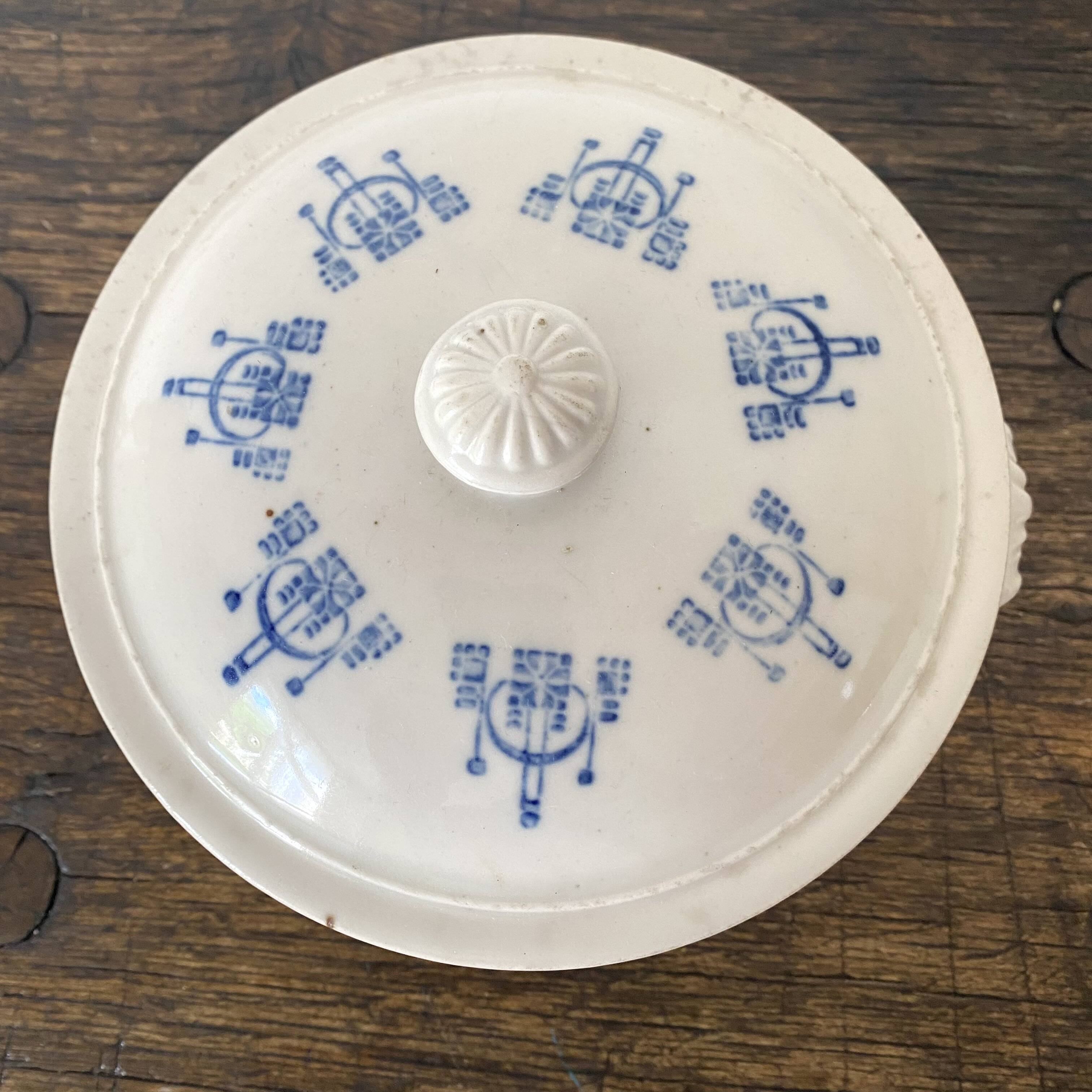 Old Sainte Uze soup tureen