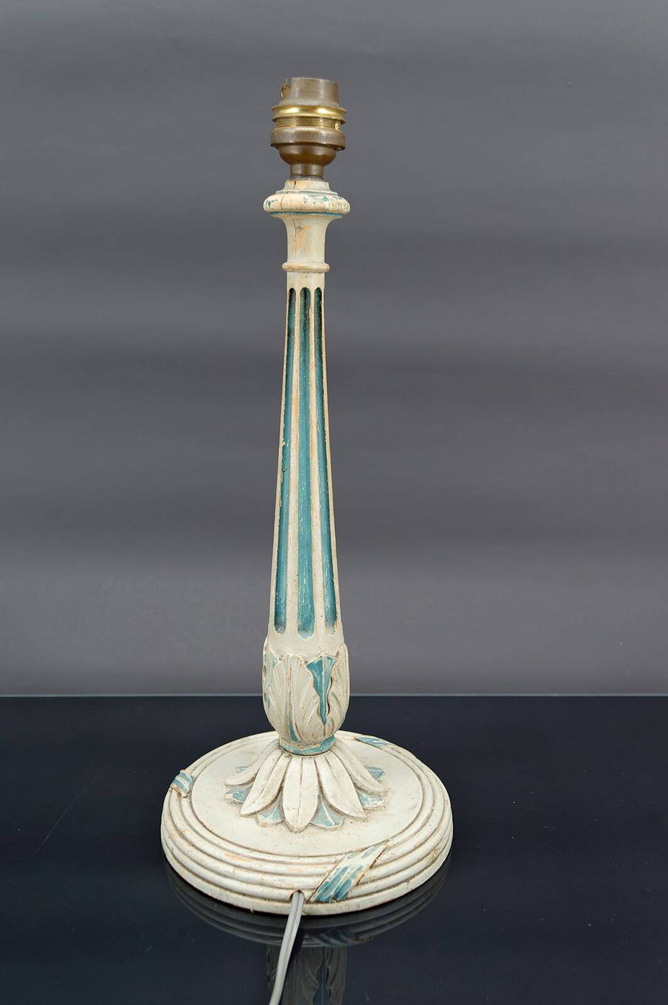 Art Deco wooden lamp painted in white and patinated blue, France, Circa 1920