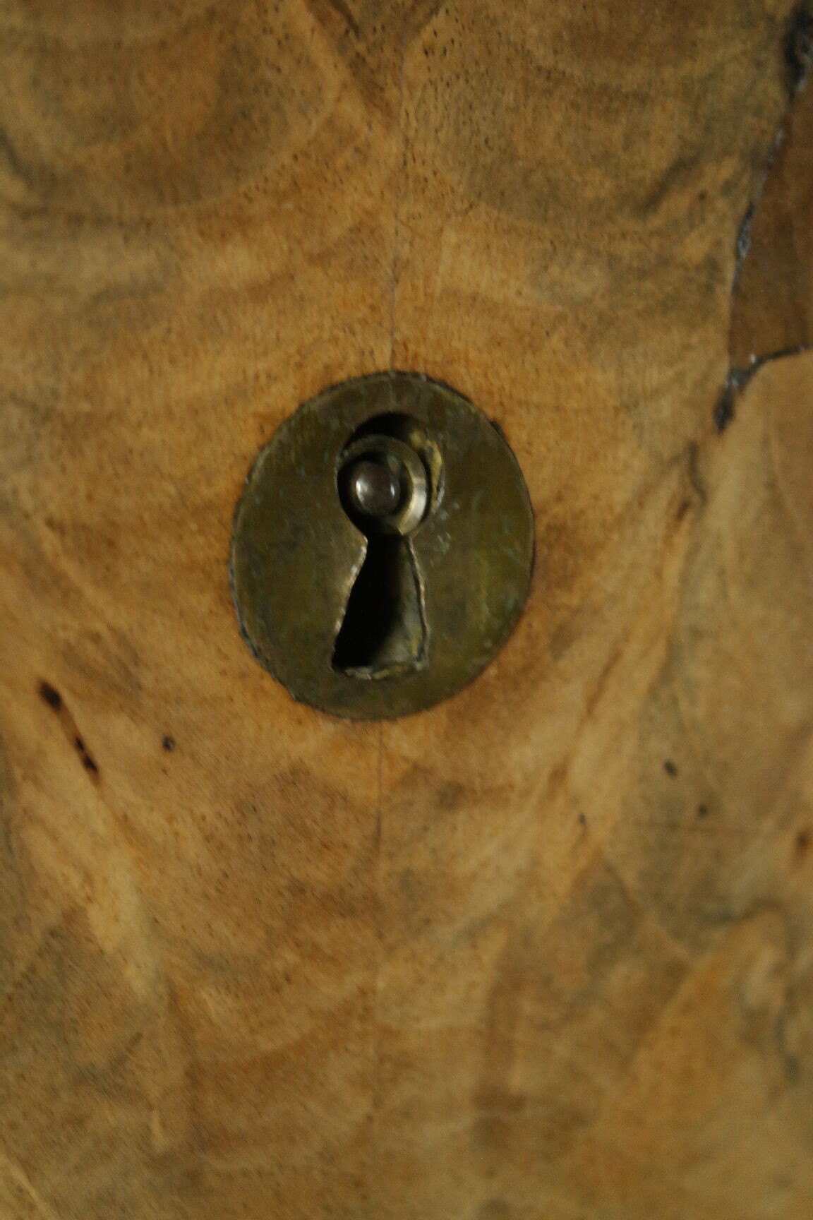 Louis Philippe style chest of drawers in light walnut, 20th century