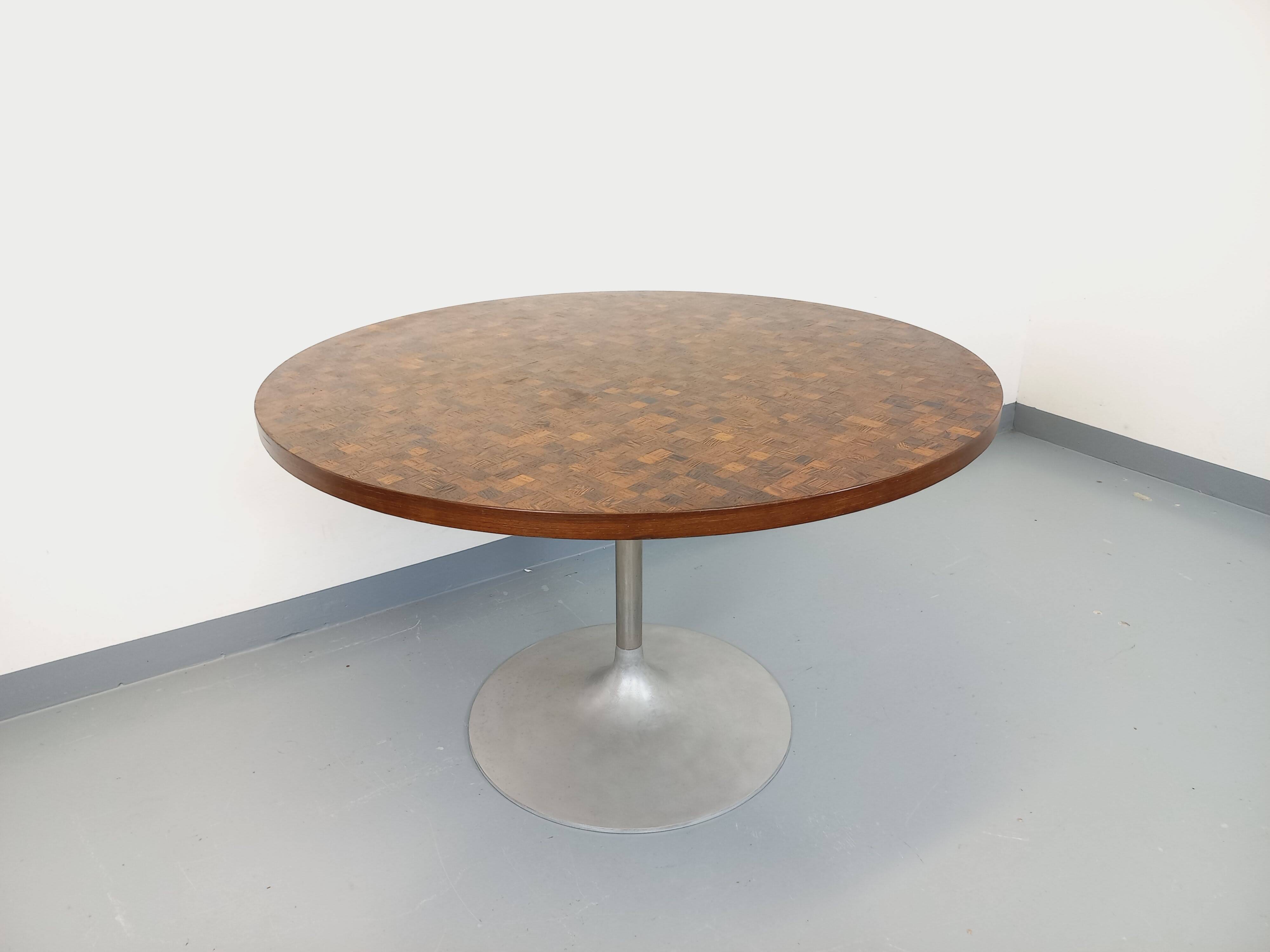 Vintage round tulip dining table by Dieter Wackerlin