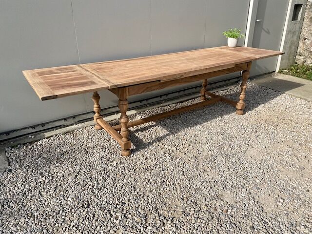 Extendable stripped farmhouse table 300 cm
