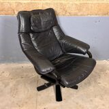 Fauteuil pivotant Skalma avec repose-pieds design danois