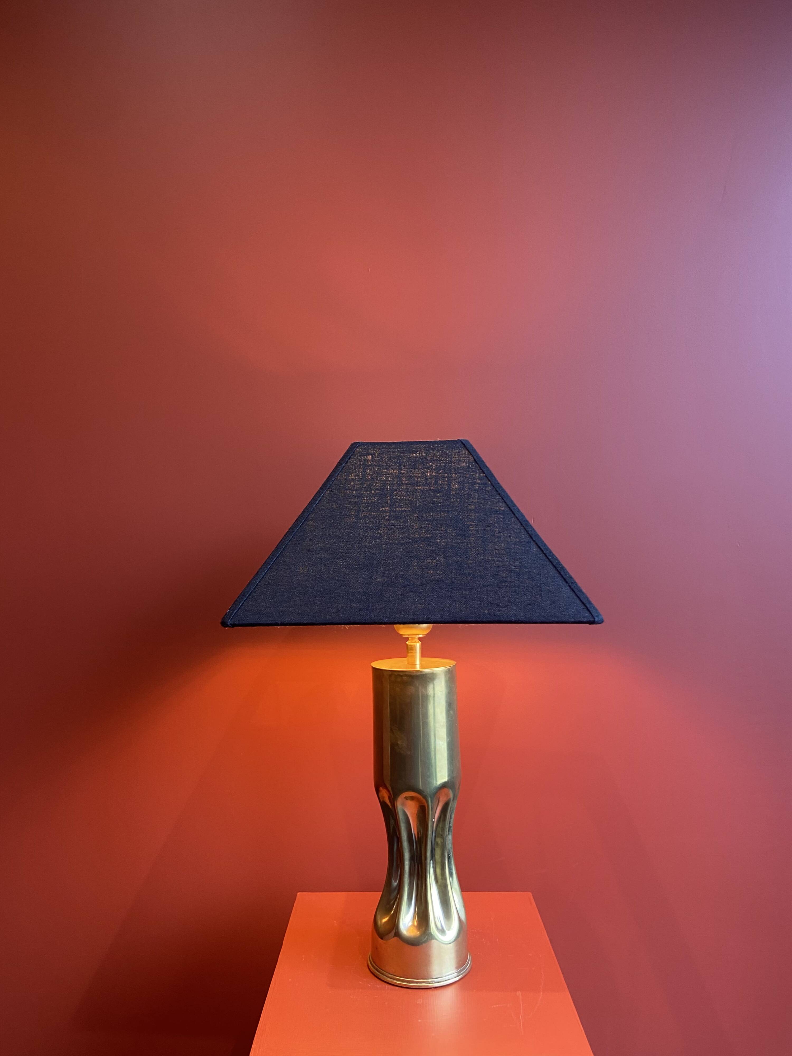 Brass shell socket lamp from the 1st WW, black pyramidal lampshade in Carlucci linen.