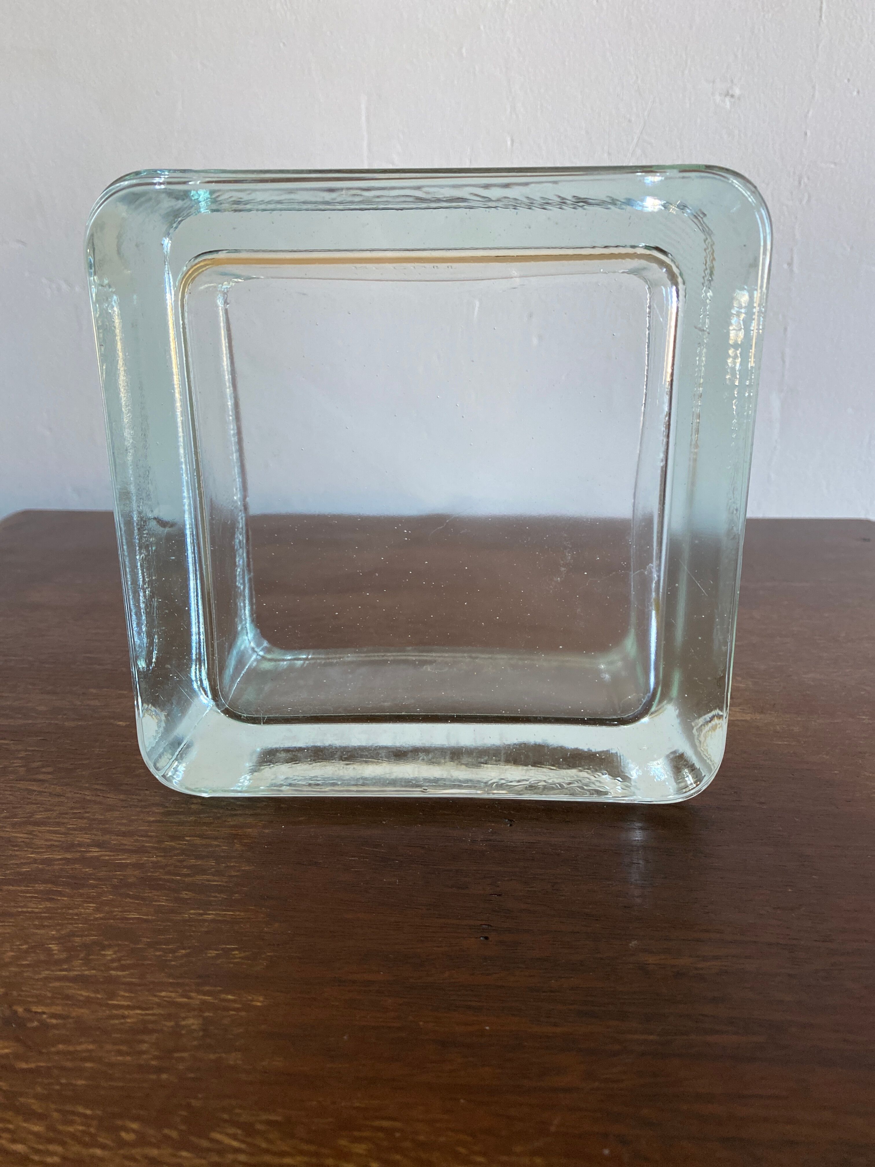 Lumax brand glass empty pocket