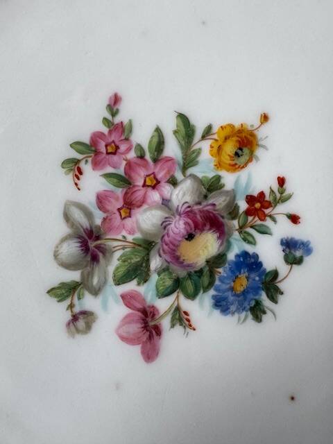 Service ancien de style Napoléon 3– 35 assiettes & pièces de présentation