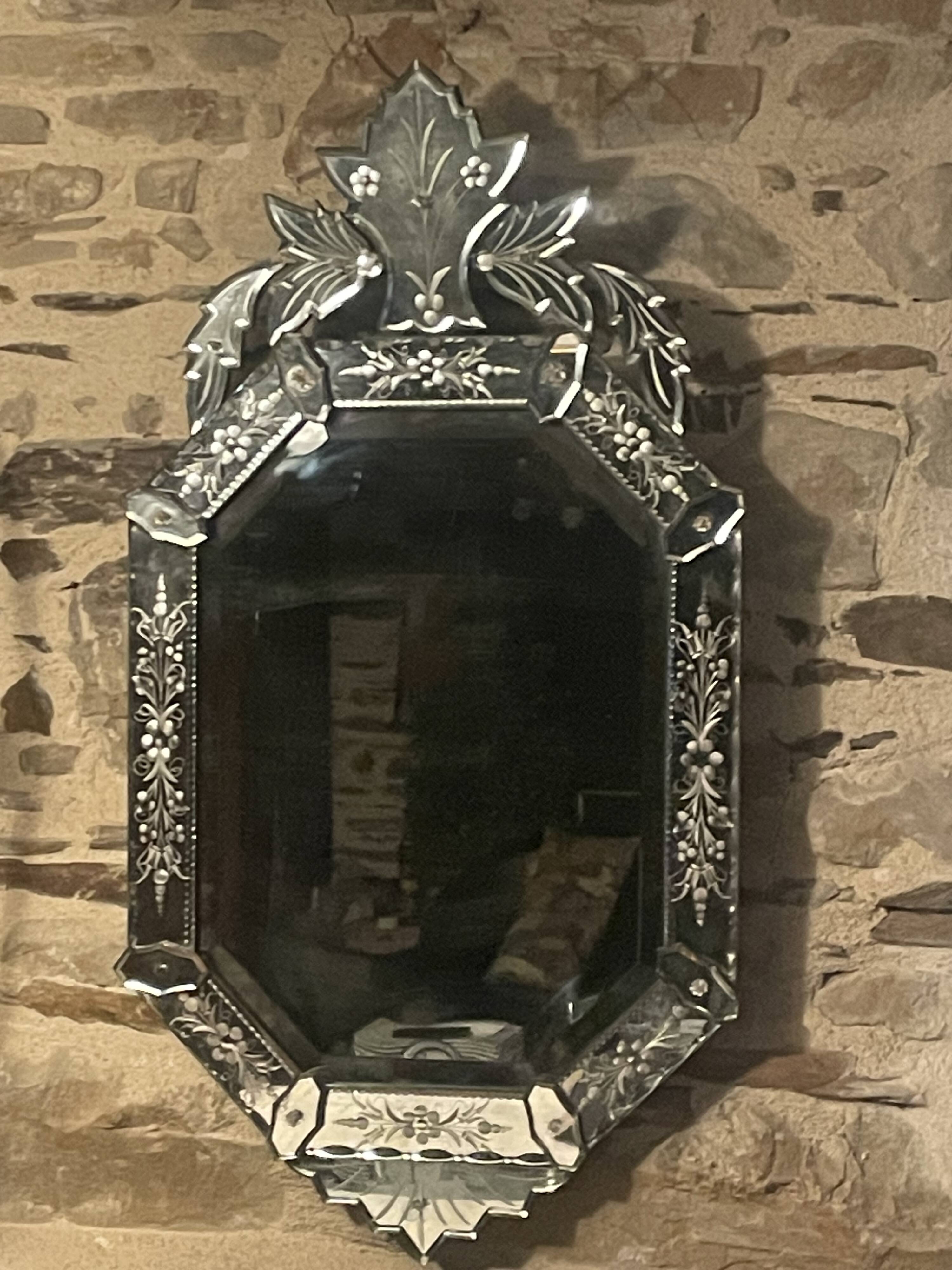 Venetian mirror 19th / 20th century Height 91 x 48.5 x 4 cm