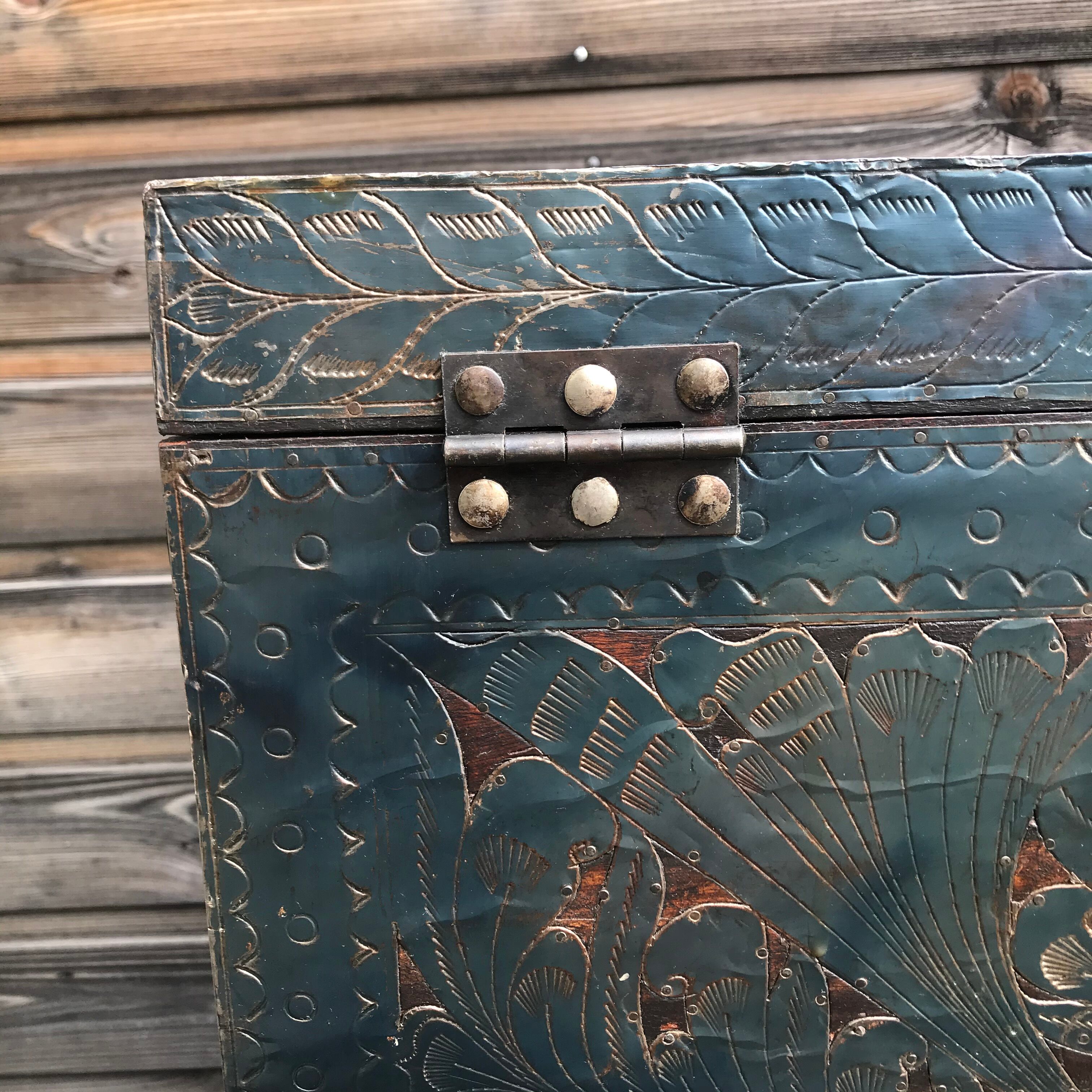 Metal-encrustation wood box