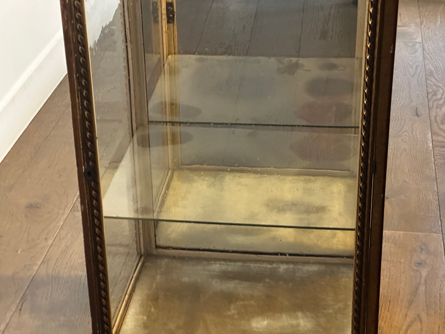 Counter display cabinet in wood and glass in Louis XVI style, 19th century.