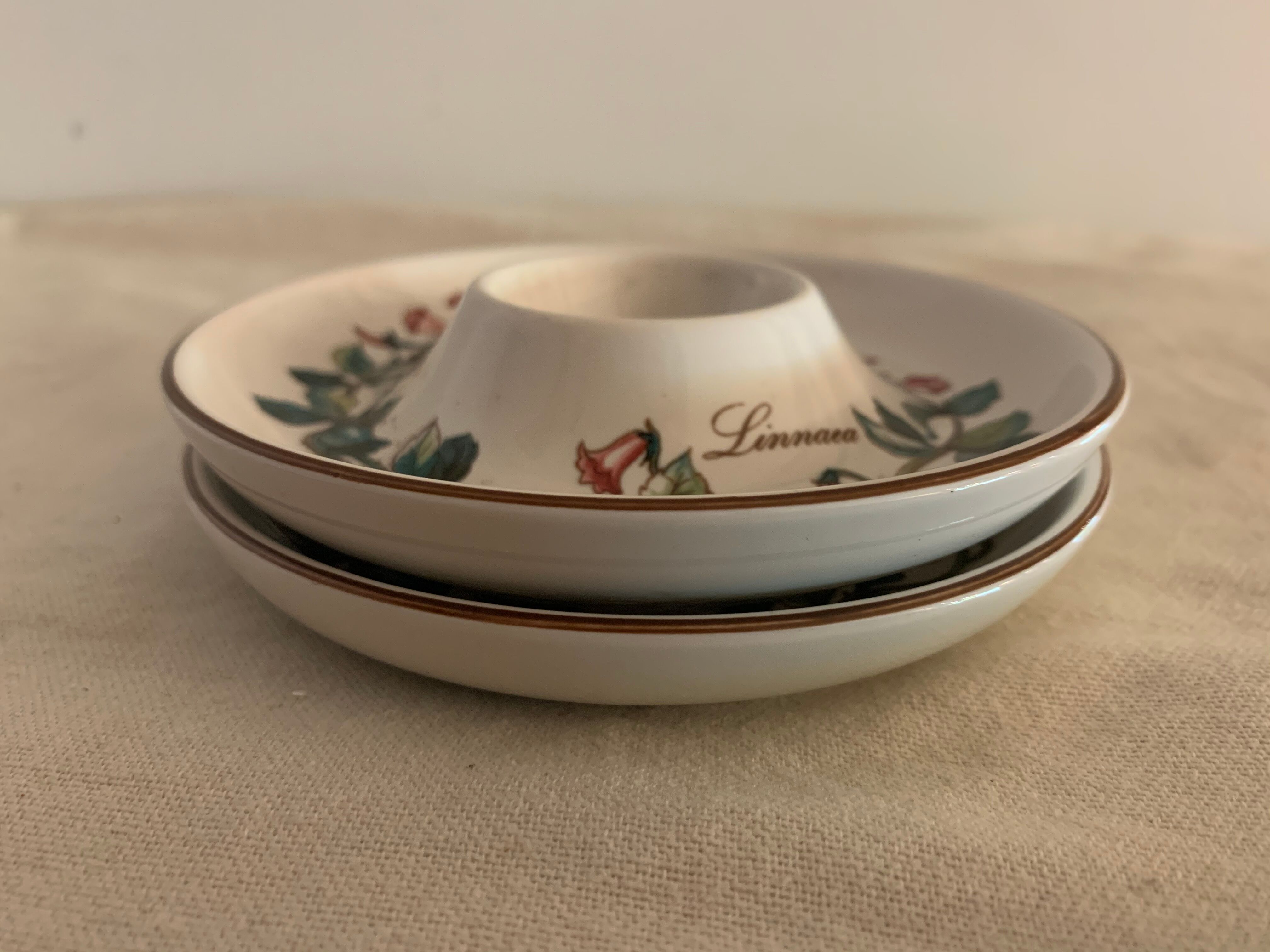 Pair of cockroaches Botanica Linnaea or Twinflower de Villeroy and Boch