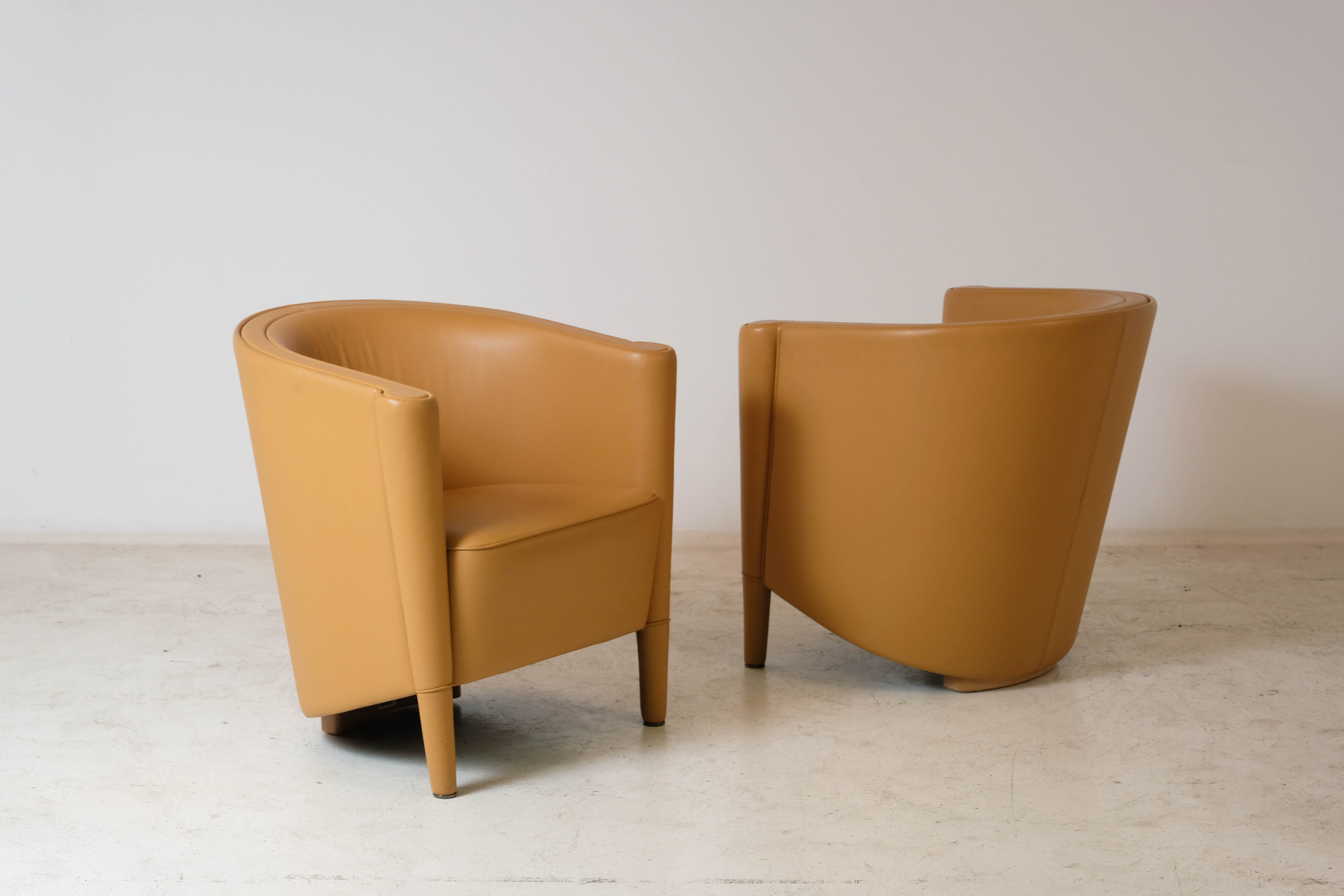 Pair of "Rich" leather armchairs by Antonio Citterio, Moroso edition, 1989