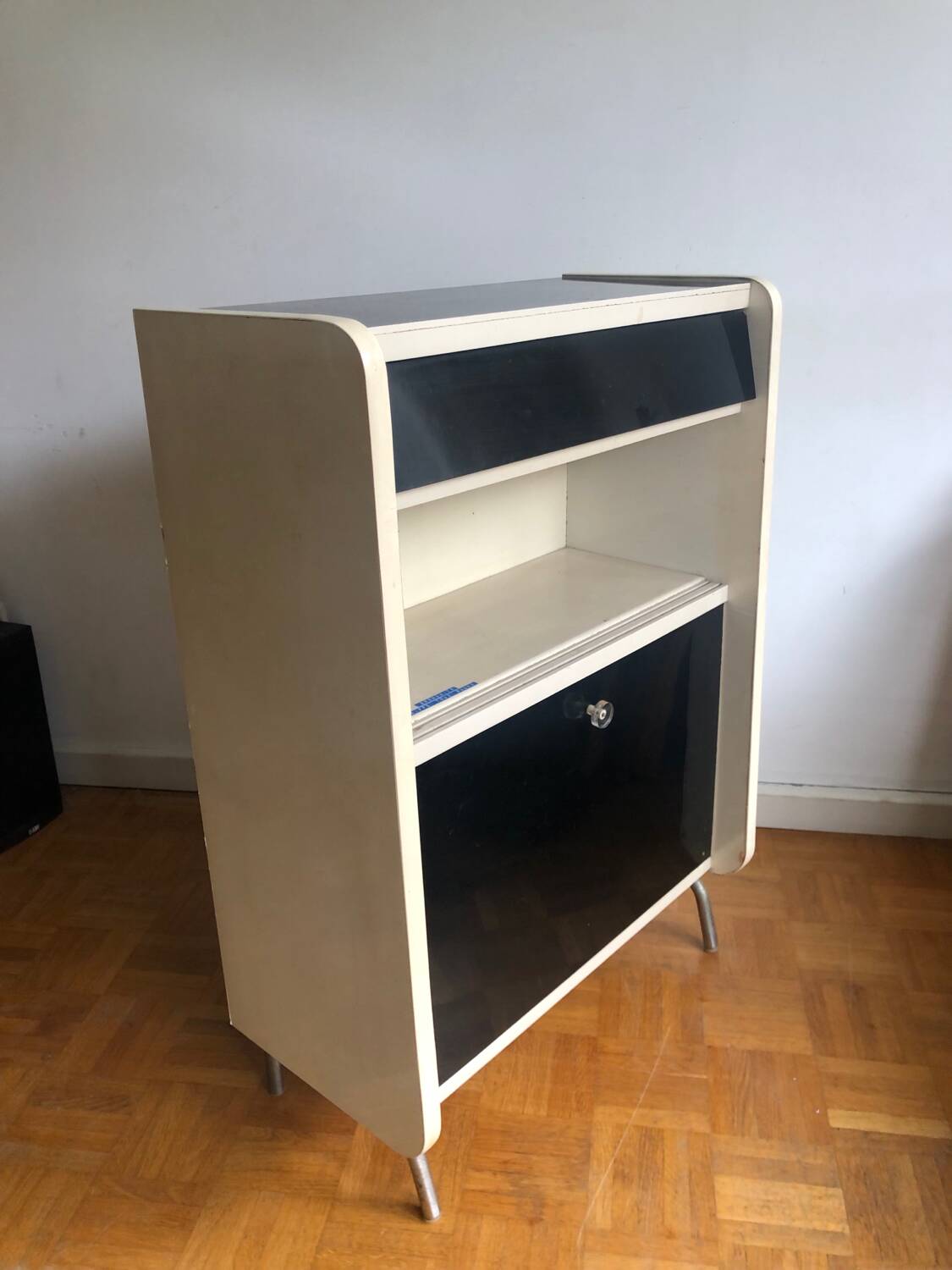 Vintage Formica chest of drawers