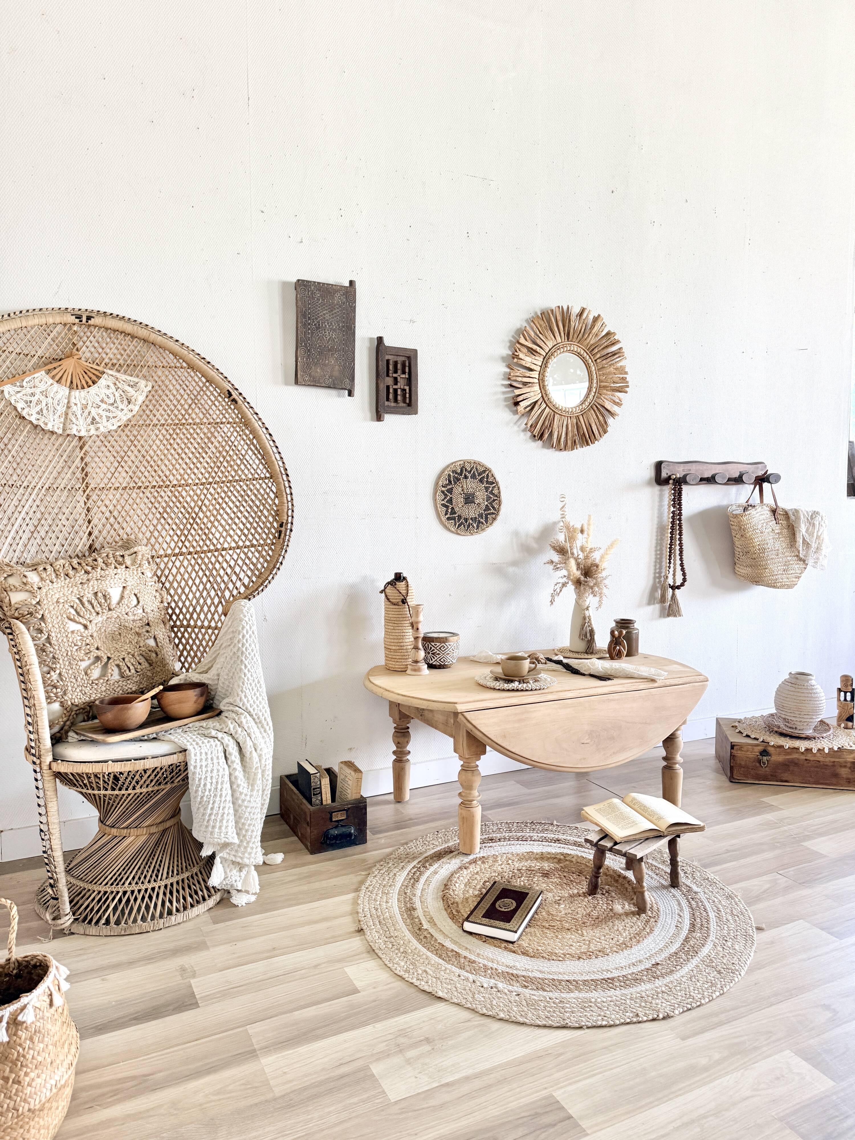 Folding coffee table