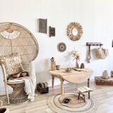 Folding coffee table