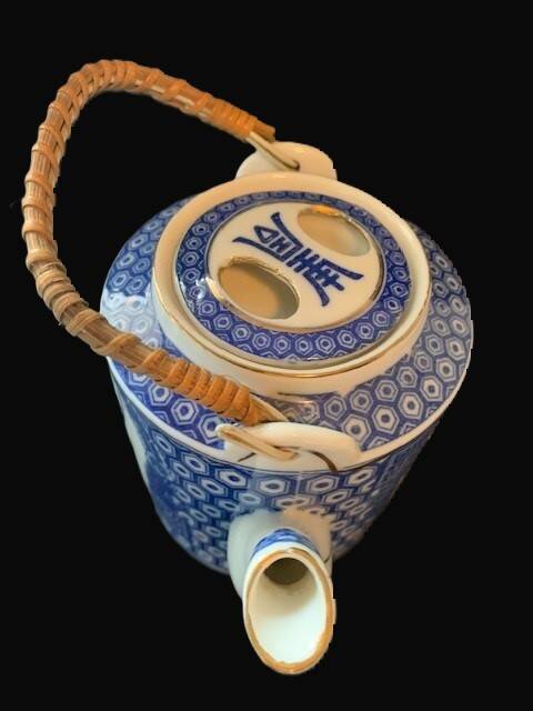 Porcelain teapot with Japanese decor