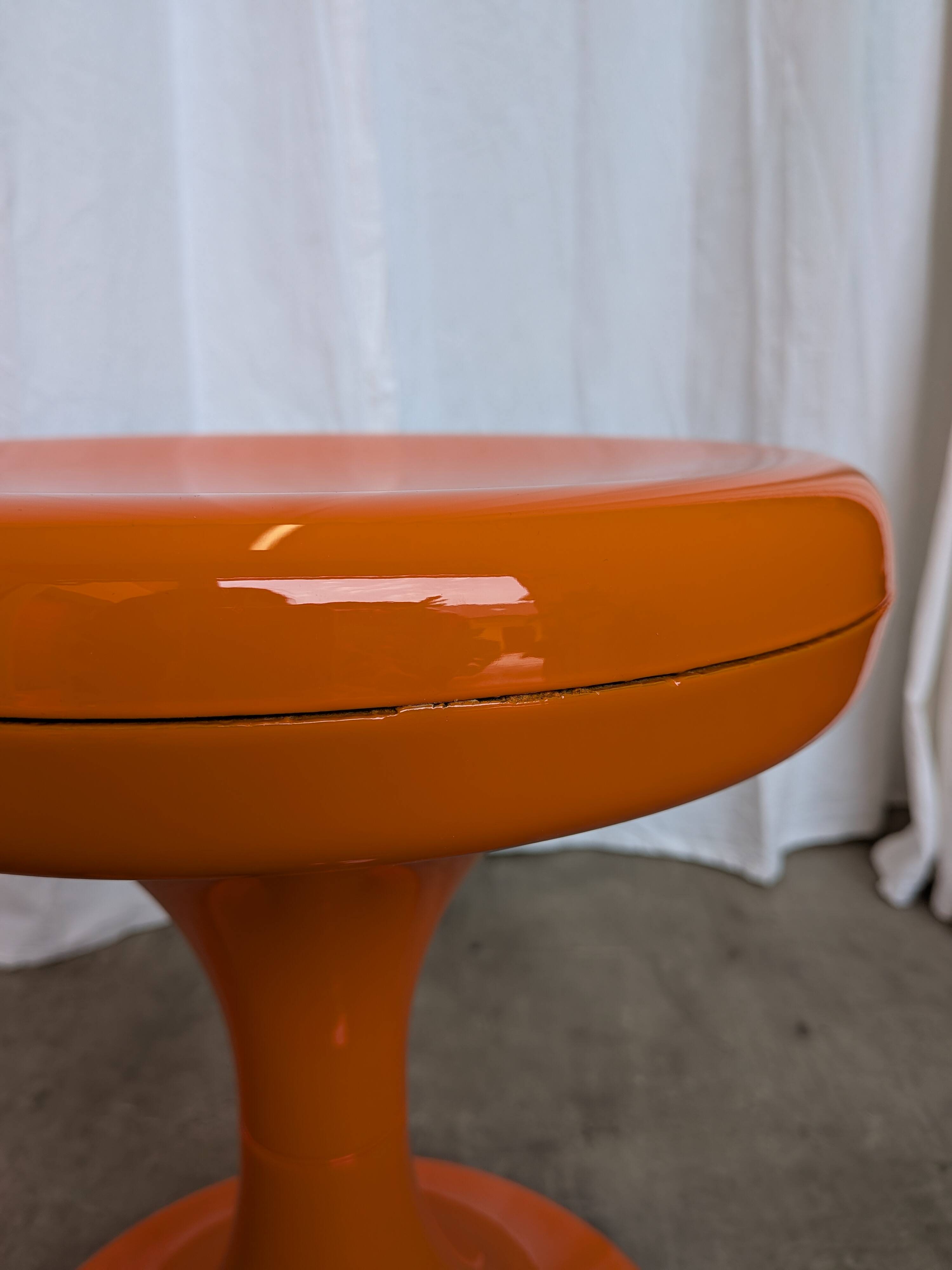 Set of 4 Vintage Mushroom Stool “Jurček” by Meblo, Retro Orange 1960s – Spa