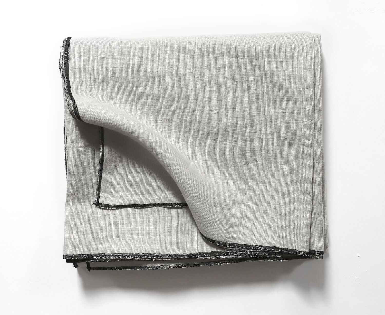 Chalk linen tablecloth and towels