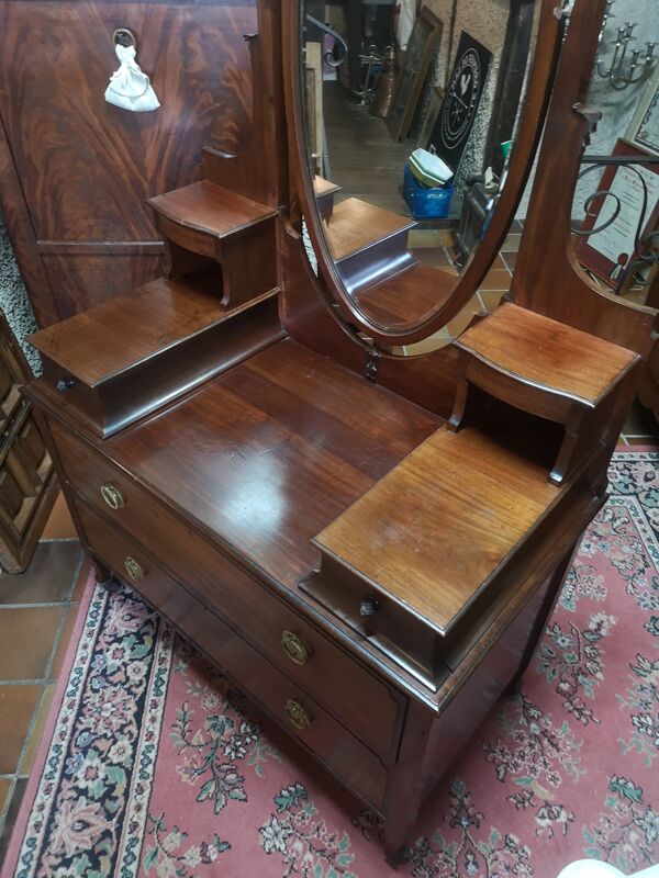 Commode de toilette psychée