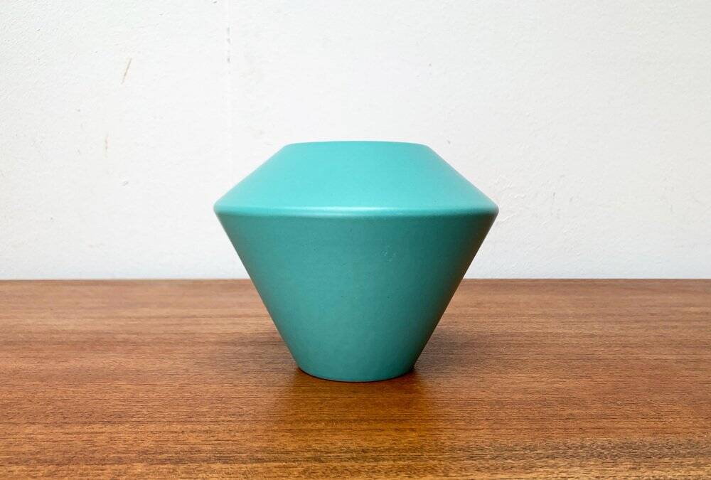 Minimalist ceramic vase from the Asa collection, 1980s.