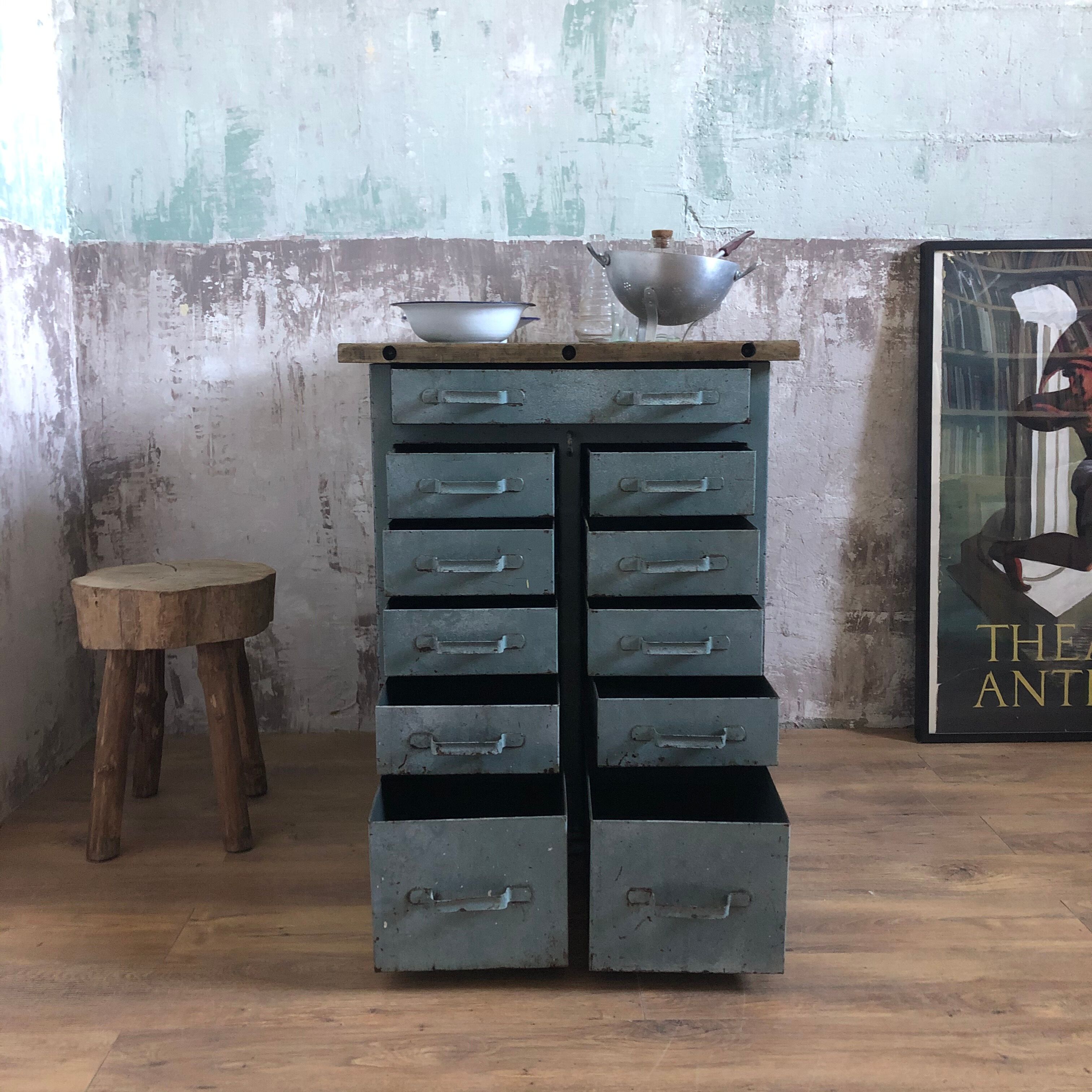 Workshop furniture with drawers, metal and wood