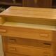 Commode en placage de pin des années 1980