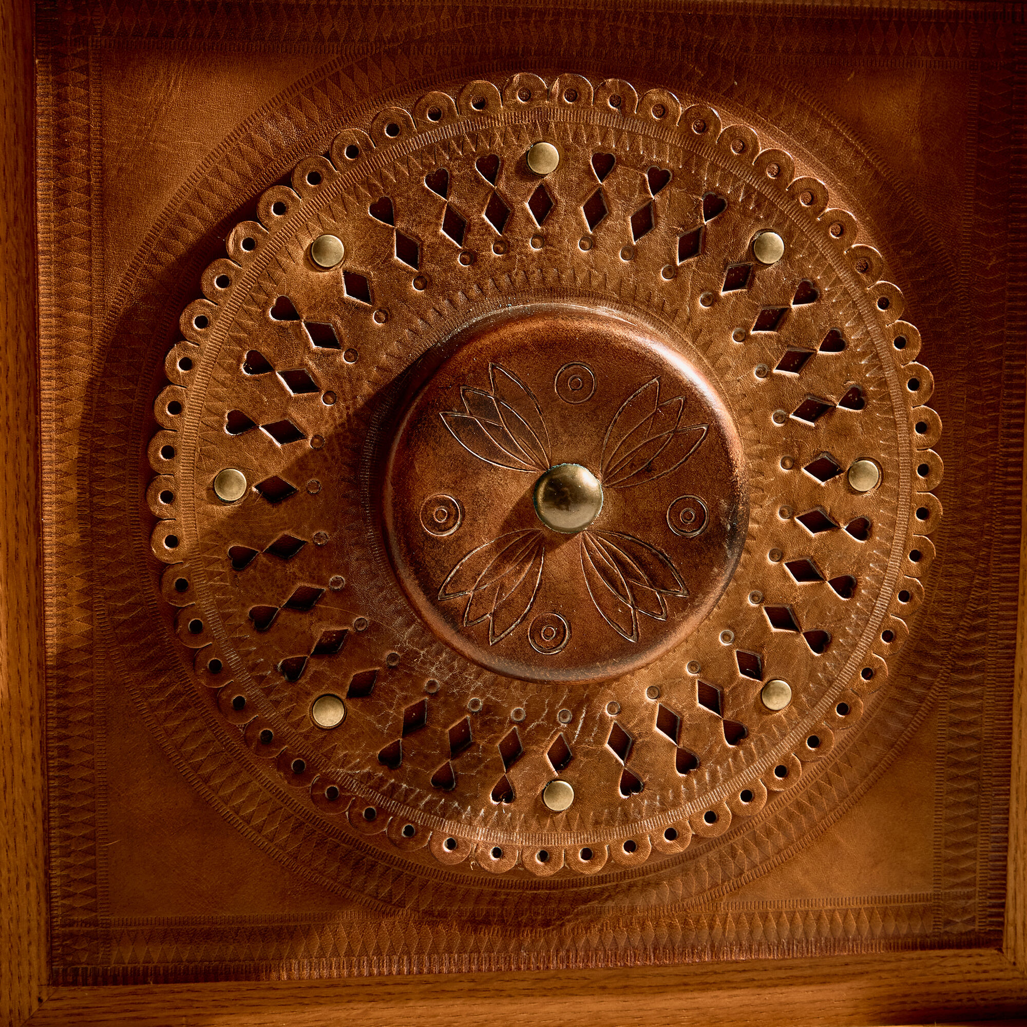Enfilade Mózer by the Hungarian Applied Arts Society