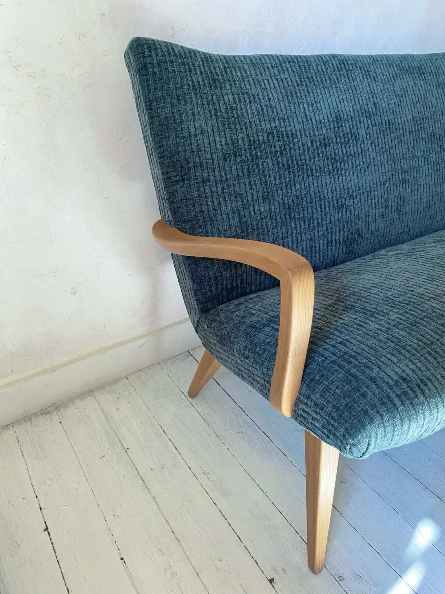 Banquette vintage scandinave rénovée 
