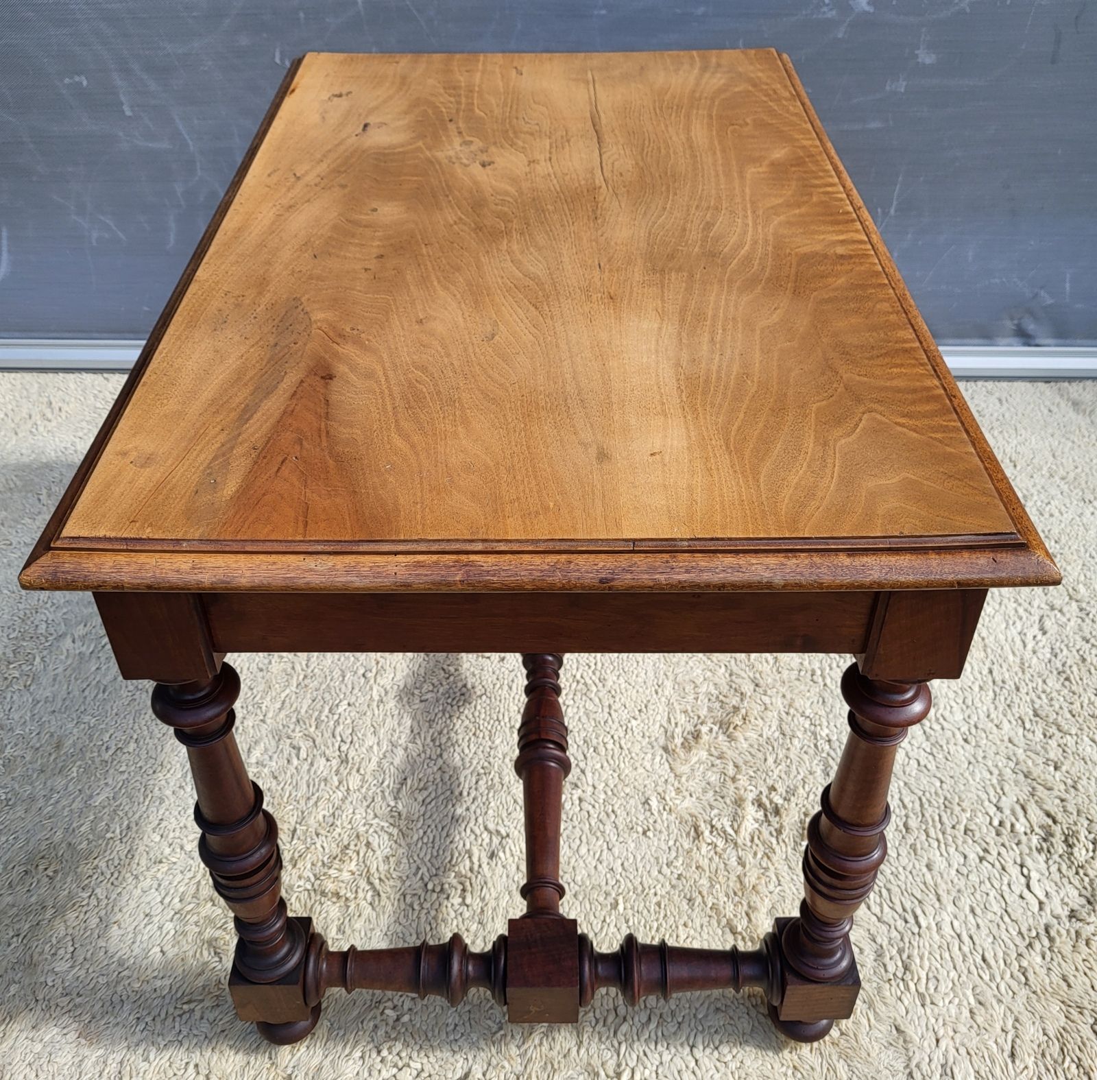 Louis XIII walnut desk • Small centre table in Renaissance style