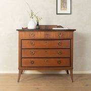 Commode classique des années 1920 en marron foncé.