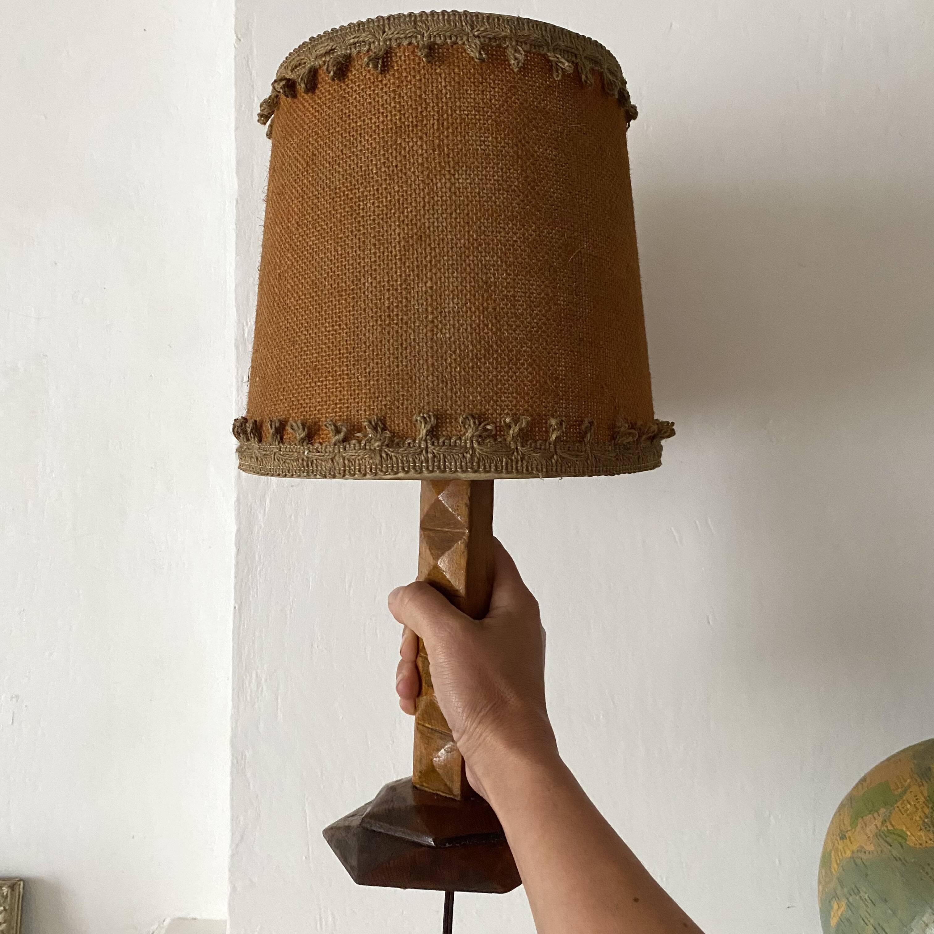 Art Deco lamp in carved wood and jute