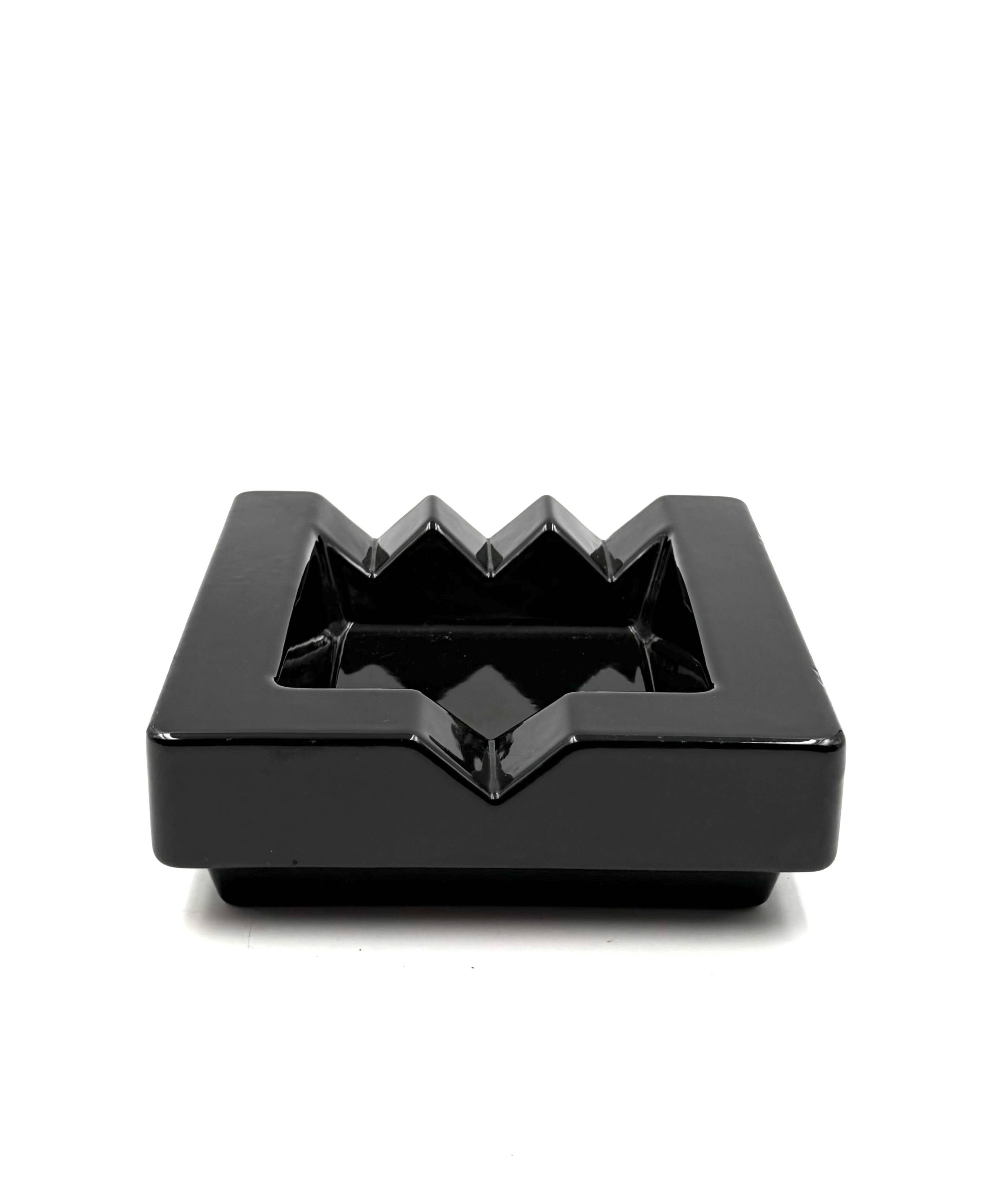 Postmodern ceramic ashtray, in the manner of Ettore Sottsass, il Mambruco,